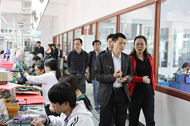 福建省委統(tǒng)戰(zhàn)部副部長、省工商聯黨組書記王玲視察虹潤公司