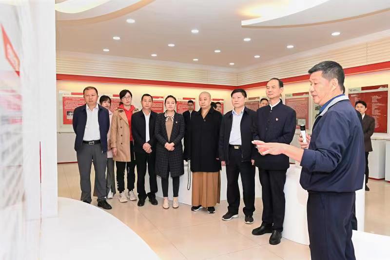 福建省人大常委會(huì)黨組書(shū)記、副主任雷春美和全國(guó)人大代表到順昌虹潤(rùn)等地調(diào)研