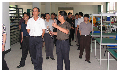 福建省委常委、政法委書記徐謙一行視察虹潤公司